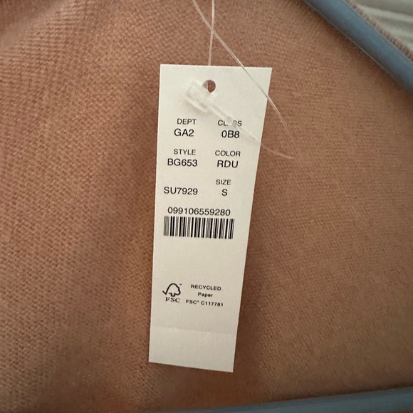 NWT J. Crew Women's Cashmere Sweater in Peach soft color - Picture 2 of 3